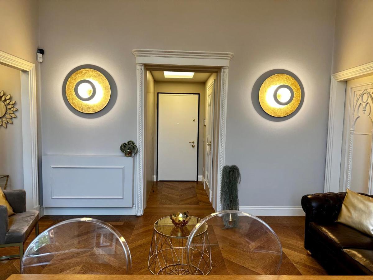 Elegance In The Center Of Florence: Palazzo Apartment Florenz